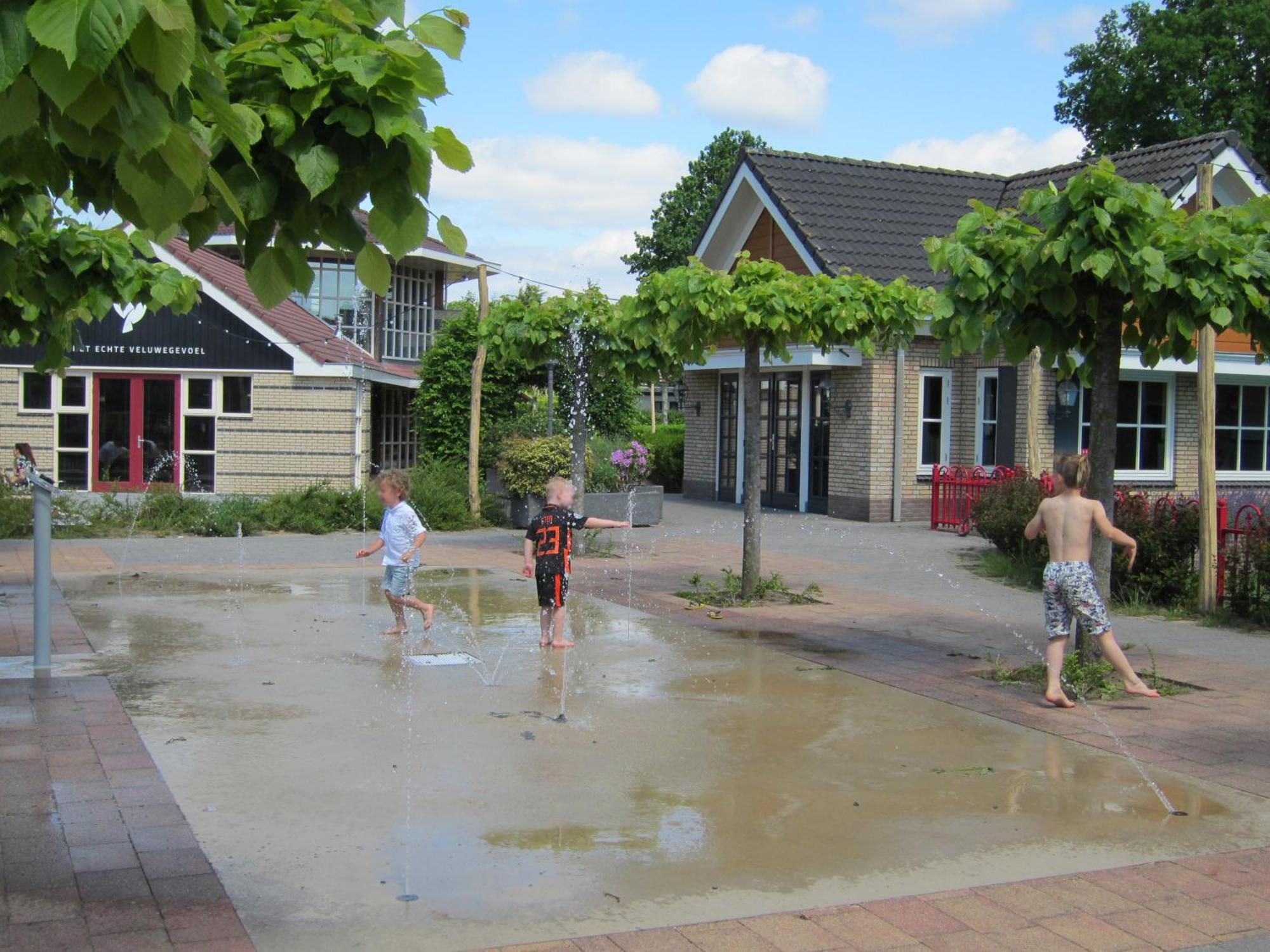 Hderh - Eco Lodge Op Vakantiepark De Ijsvogel, Zwembaden, Kids Fun, Natuur En Rust Voorthuizen Exterior photo